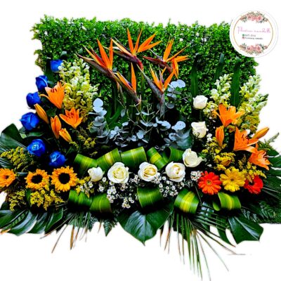 E-19 Arreglo para evento con flores tropicales