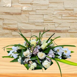 C-23 Centro de mesa con orquídeas y rosas
